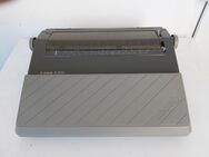 Retro-Schreibmaschine Canon S-300, elektrisch aus Sammlungs-Auflösung - Simbach (Inn) Zentrum