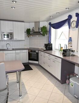 Ein perfektes Zuhause für Ihre Familie! Großes Einfamilienhaus mit Doppelgarage in Lauterhofen - Lauterhofen