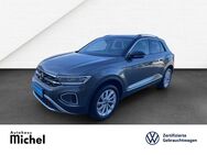 VW T-Roc, 1.5 TSI Style Plus, Jahr 2023 - Gießen