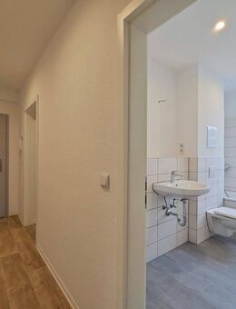 Top saniert & bezugsfertig - 2 Zimmer mit Balkon - Merseburg