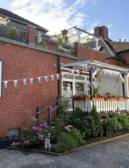Großzügige 2- Zimmer Wohnung mit Einbauküche, Veranda und Carport- Stellplatz in rückwärtiger Citylage - Schwarzenbek