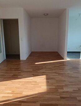 Großzügig geschnittene 1-Zimmer-Wohnung - Böblingen