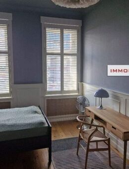 IMMOBERLIN.DE - Ersteinzug nach Sanierung: Sehr charmante Altbauwohnung mit Südbalkon & Lift nahe Media Spree - Berlin