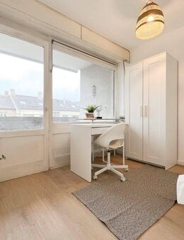 freies WG Zimmer mit Balkon in Frankfurt - Frankfurt (Main)