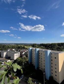 **Modernisierte Eigentumswohnung plus Garage mit tollem Ausblick in zentraler Wohnlage** - Erlensee
