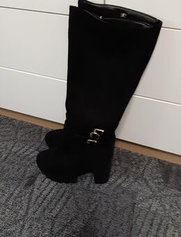 Neuwertige Stiefel. - Arnsberg