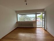 Einziehen & wohlfühlen: Top-renovierte Wohnung mit Balkon in bester Lage - Germering