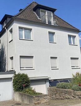 1-Zimmer-Dachgeschosswohnung mit Einbauküche, 2 Balkone und Stellplatz in Essen-Borbeck - Essen