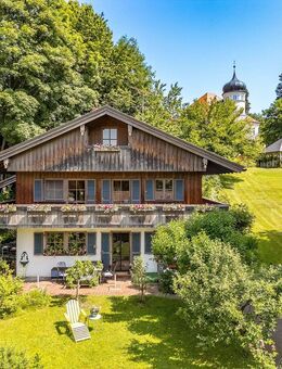 Großzügig, zentral, rustikal: Einmaliges Landhaus auf idyllischem Parkgrundstück - Bad Heilbrunn