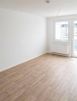 ++ Erstbezug nach Sanierung ++ Moderne 2 Zimmerwohnung mit Dusche und Wanne + Solarmodul - Chemnitz