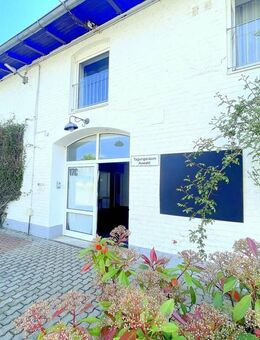 *AnKaSa GmbH*2 Zi. Wohnung*Böhlitz*EBK*saniertes Duschbad*1.OG*Stellplatz mgl. - Leipzig