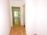 Helle 1-Zi Wohnung mit großem Balkon in ruhiger Lage - Stein (Bayern)