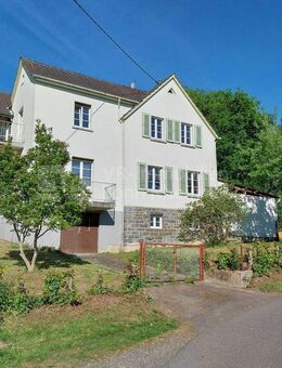 Ein- bis Zweifamilienhaus mit unterschiedlichen Baustilen in Höhenlage von Windeck - Rosbach - Windeck