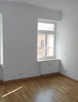 ELVIRA - Nymphenburg - helle 2-Zi.-Jugendstil-Altbauwohnung mit Wohnküche - München