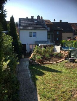 Zwei Wohnhäuser hintereinander, mit Hofterrasse, Terrassen, Garten und Garage, in St. Ingbert - Gartenstrasse - Sankt Ingbert