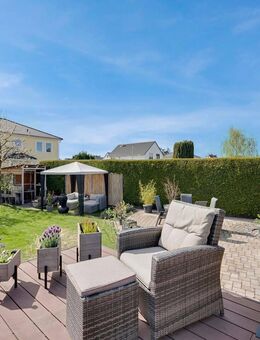 Mehr Raum für Lebensqualität: 6-Zimmer-Haus mit Pool und effektivem Energiekonzept - Leipzig