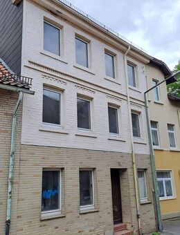 Im Herzen von Helmstedt-kleines und leerstehendes Mehrfamilienhaus.... - Helmstedt
