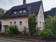 Einfamilienhaus, klassisch Sechzigerjahre auf wunderschönem idylischen Wiesengrundstück mit Bachlauf - Hauenstein