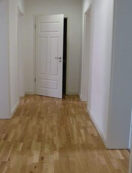 Modern sanierte 3-Raumwohnung mit großem Balkon und Gäste-WC - Chemnitz