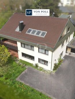 Grundsolides 2-3-Familienhaus mit Gartenoase im Herzen von Leonberg - Leonberg (Baden-Württemberg)