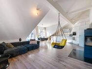 Reizvolle, helle 3-Zimmer-Dachgeschosswohnung mit sonnigem Südbalkon - München