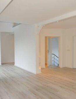 Exklusive Luxusdachgeschosswohnung - die Einzige im Treppenaufgang!! - Zwickau