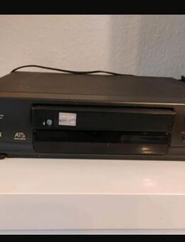 VHS Recorder mit 32 VHS Filmen zt Hologramm - Goslar