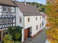Das besondere Einfamilienhaus mit Einliegerwohnung und Scheune in Weinheim - Weinheim