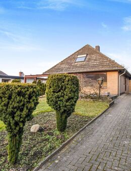 Bremen-Huchting: Freistehendes Einfamilienhaus mit viel Platz direkt am Park Links der Weser - Bremen