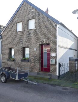 Freistehendes Familiendomizil in ruhiger Wohnlage mit zusätzlichem Gartenhaus - Köln