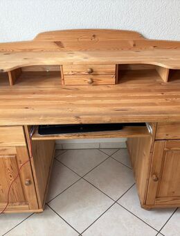 Holzschreibtisch - Wittlingen