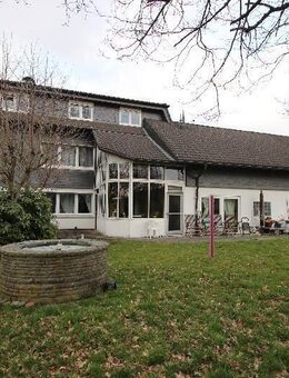 Umfangreich saniertes MFH mit Ausbaureserve XXL-Garage+4 PKW-Stellplätze Waldbröl Miete 30.600 EUR +NK - Waldbröl