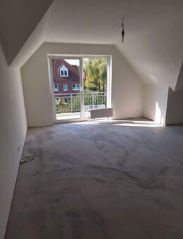 Frisch renovierte Dachgeschosswohnung in ruhiger, aber zentraler Lage - Reppenstedt