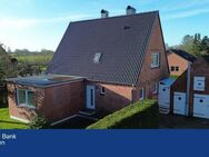 +++ kernsaniert + gemütlich! - Modernisiertes Einfamilienhaus mit Garage und großem Grundstück +++ - Sörup