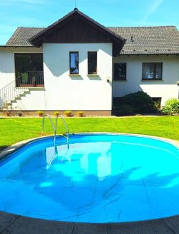 Großes Einfamilienhaus mit wunderschönem Grundstück: 270 m² Wohnfläche, Garten, Pool & Doppelgarage - Leipzig