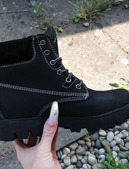 Gr. 38, Schnürstiefeletten / Boots, schwarz mit weißen Nähten - Bruchköbel