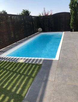 Moderne , helle , Stadtvilla , voll ausgestattet mit tollem Pool , direkt zum einziehen ! - Bockenheim (Weinstraße)