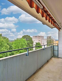 Ideal geschnittene Wohnung mit Gestaltungspotential und Süd-Balkon - Böblingen