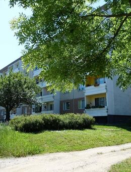 Schöne 3-Raum-Wohnung mit Balkon und Einbauküche im1. OG! - Seeland