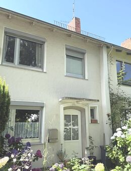 PURNHAGEN-IMMOBILIEN - Gepflegtes Reihenmittelhaus in ruhiger und familienfreundlicher Lage von Aumund - Bremen