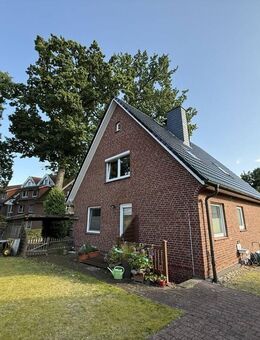 Charmantes 5 1/2-Zimmer-Einfamilienhaus mit Keller und schönem Garten mitten im alten Dorfkern - Schenefeld (Landkreis Pinneberg)