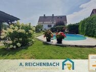 Ein- bzw. Zweifamilienhaus mit Pool, Garagen, PV Anlage und vielen Extras in Altengottern zu verkaufen! - Altengottern