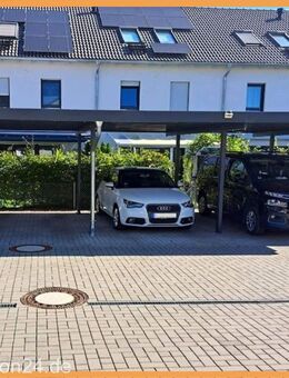 Neuwertiges Reihenhaus in Höfen mit Sonnen-Terrasse zum pflegeleichten Spielgarten + Carport + KfZPl - Nürnberg