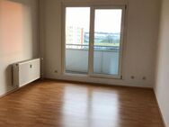 Schöne 4-Zimmer-Wohnung mit Balkon + EBK - Großenhain