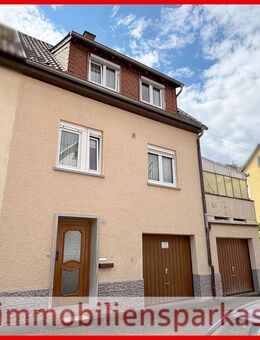 Kleines Wohnhaus mit Garten und zwei Garagen! - Mühlacker