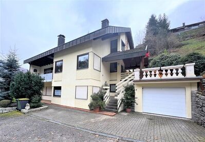 Hochwertiges Einfamilienhaus mit ELW und Garage in bevorzugter, zentrumsnaher, ruhiger Halbhöhenlage