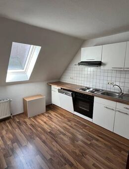 !!! Dachgeschosswohnung im Altbau, mitten im Zentrum !!! Zu sofort !!! - Rhede (Ems)