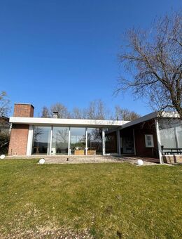Fabrikantenvilla der klassischen Moderne mit Weitblick ideal für Wohnen & Arbeiten - Büren