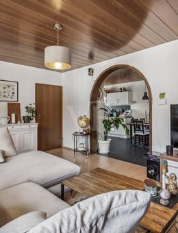 BESTE LAGE: Attraktives Zweifamilienhaus in der Nähe der Uniklinik Homburg - Homburg