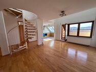 Lichtdurchflutete Maisonette-Wohnung in ruhiger Lage - Großzügiger Grundriss und Dachterrasse mit schönem Blick in Salach bei Göppingen - Salach